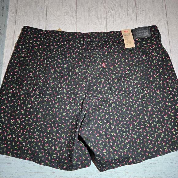 Levi's Shorts Women's Size 24W Black Denim Floral Mid Length Stretch Mid Rise - Picture 6 of 7
